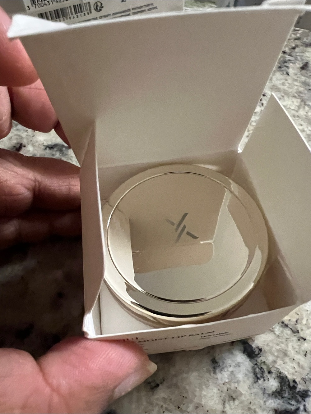 XOUL Ever Moist Lip Balm - White Box - Picture 2 of 4